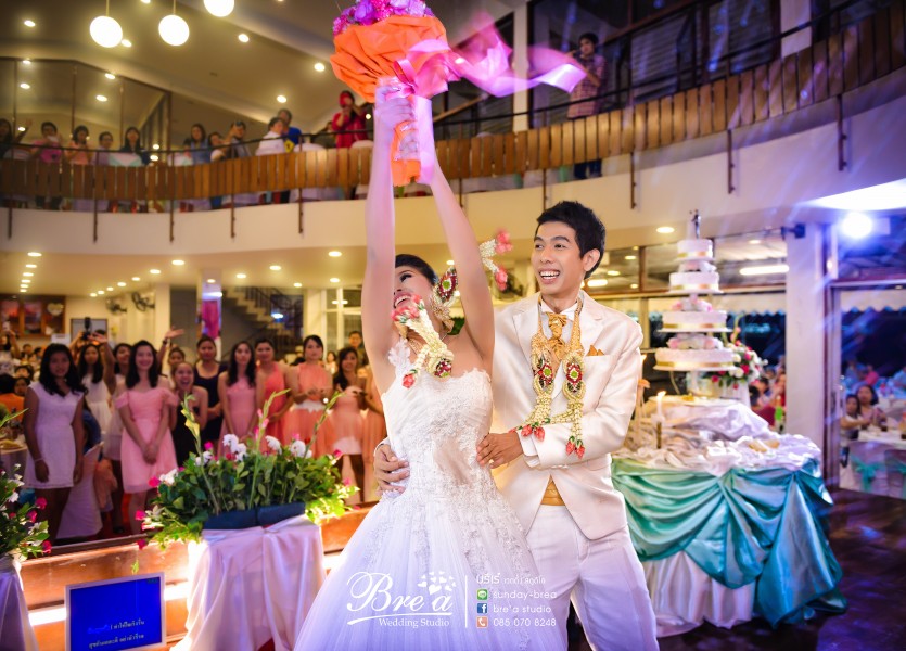 ถ่ายภาพแต่งงาน