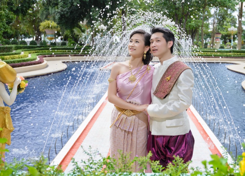 ถ่ายภาพแต่งงาน