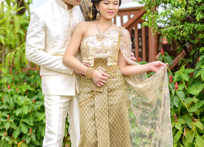 รับตัดชุดไทยแต่งงาน