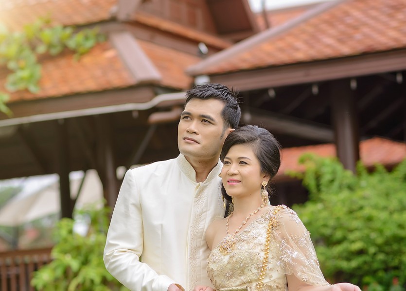 ร้านชุดไทย ไทรน้อย