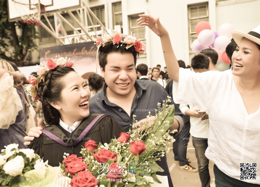 รับปริญญา หาช่างภาพรับปริญญา ถ่ายรูปรับปริญญา