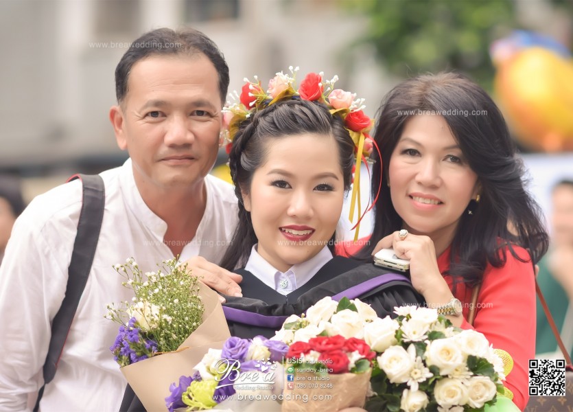 รับปริญญา หาช่างภาพรับปริญญา ถ่ายรูปรับปริญญา