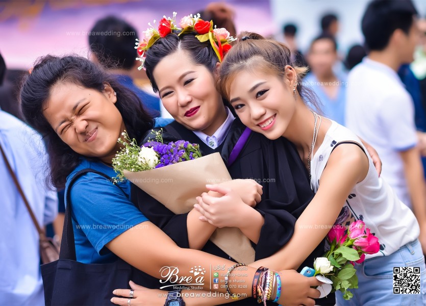 รับปริญญา หาช่างภาพรับปริญญา ถ่ายรูปรับปริญญา