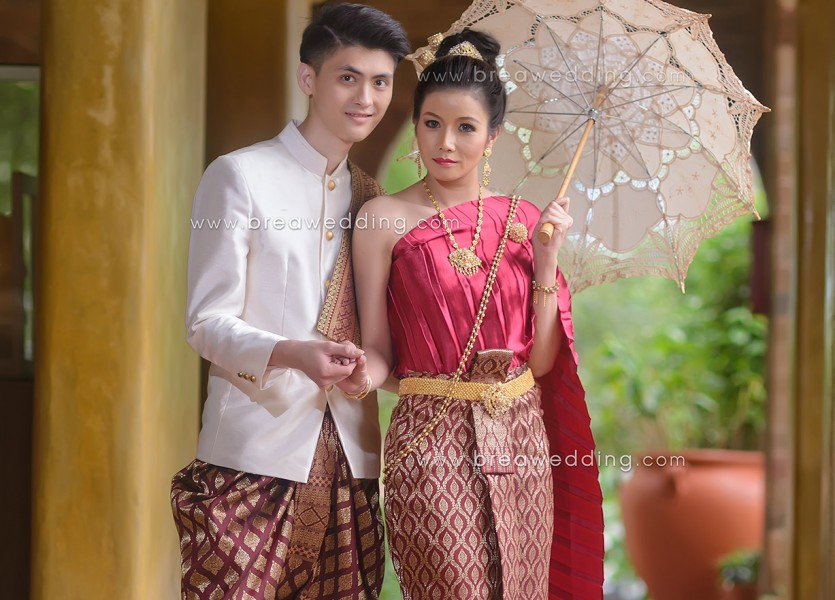 ชุดไทยแต่งงาน เช่าชุดแต่งงาน นนทบุรี