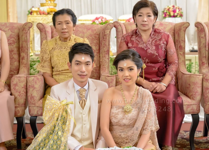 ชุดแต่งงาน นนทบุรีBRE 4210เวดดิ้ง