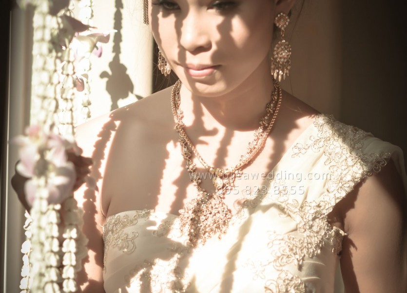 ชุดแต่งงานแต่งงาน นนทบุรี