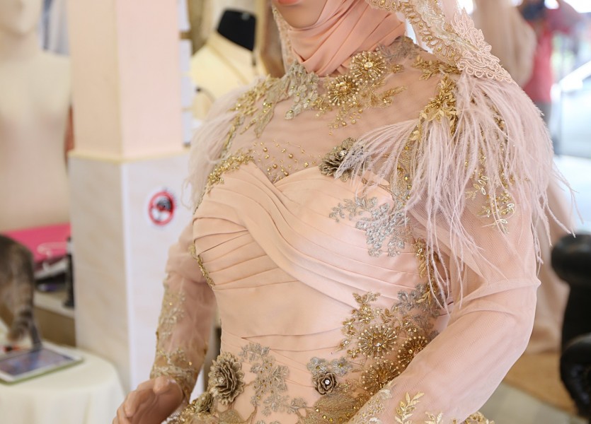 ชุดแต่งงาน ชุดแต่งงานอิสลาม ชุดเจ้าสาวอิสลาม ร้านชุดแต่งงานอิสลาม