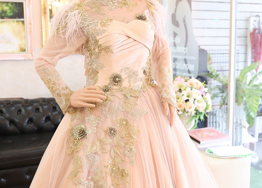 ชุดแต่งงาน ชุดแต่งงานอิสลาม ชุดเจ้าสาวอิสลาม ร้านชุดแต่งงานอิสลาม