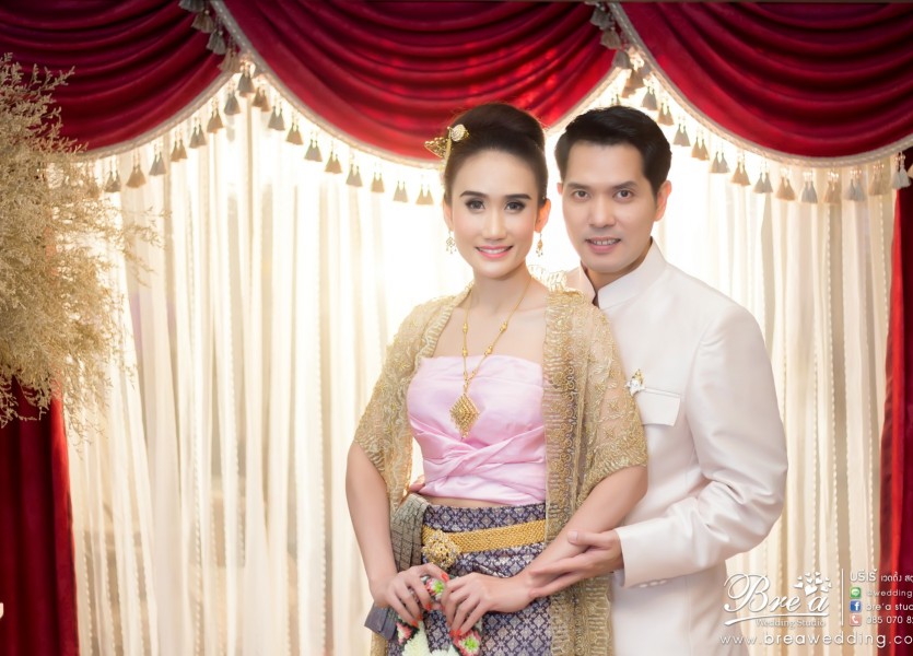 ถ่ายรูปชุดไทยในสตู Prewedding พรีเวดดิ้ง ถ่ายรูปแต่งงาน 25th Studio สตูดิโอถ่ายรูปแต่งงาน