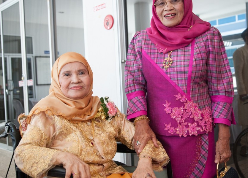 ถ่ายรูปแต่งงาน มุสลิม งานแต่งงานอิสลาม เวดดิ้ง นนทบุรี บางบัวทอง ชุดแต่งงานอิสลาม