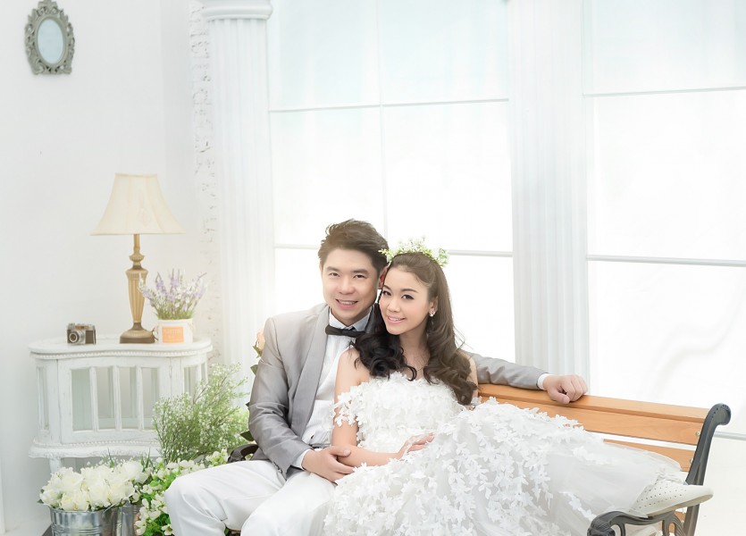 ถ่ายรูปแต่งงานในสตูดิโอ บรีเร่ เวดดิ้ง บางบัวทอง นนทบุรี โดมินิค Dominic studio