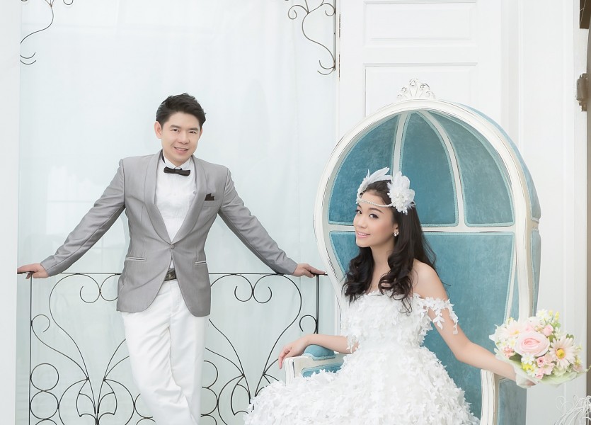 ถ่ายรูปแต่งงานในสตูดิโอ บรีเร่ เวดดิ้ง บางบัวทอง นนทบุรี โดมินิค