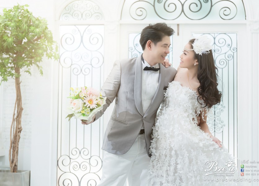 ถ่ายรูปแต่งงานในสตูดิโอ บรีเร่ เวดดิ้ง บางบัวทอง นนทบุรี