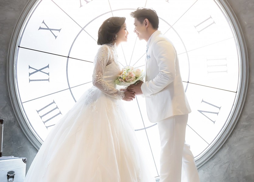 ถ่ายรูปแต่งงานในสตูดิโอ บรีเร่ เวดดิ้ง บางบัวทอง นนทบุรี