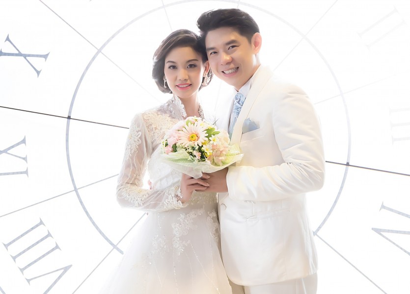 ถ่ายรูปแต่งงานในสตูดิโอ บรีเร่ เวดดิ้ง บางบัวทอง นนทบุรี