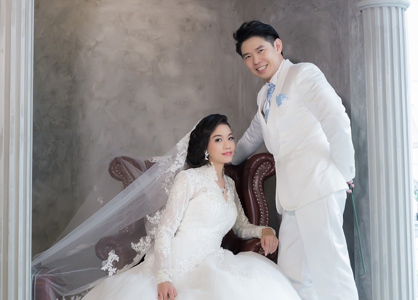 ถ่ายรูปแต่งงานในสตูดิโอ บรีเร่ เวดดิ้ง บางบัวทอง นนทบุรี