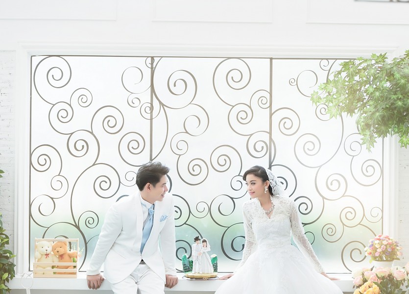 ถ่ายรูปแต่งงานในสตูดิโอ บรีเร่ เวดดิ้ง บางบัวทอง นนทบุรี