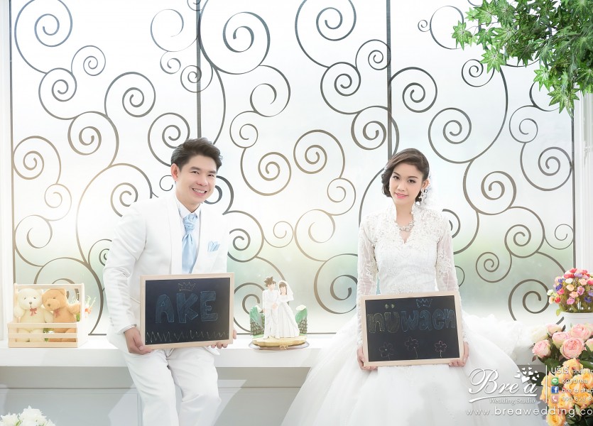 ถ่ายรูปแต่งงานในสตูดิโอ บรีเร่ เวดดิ้ง บางบัวทอง นนทบุรี