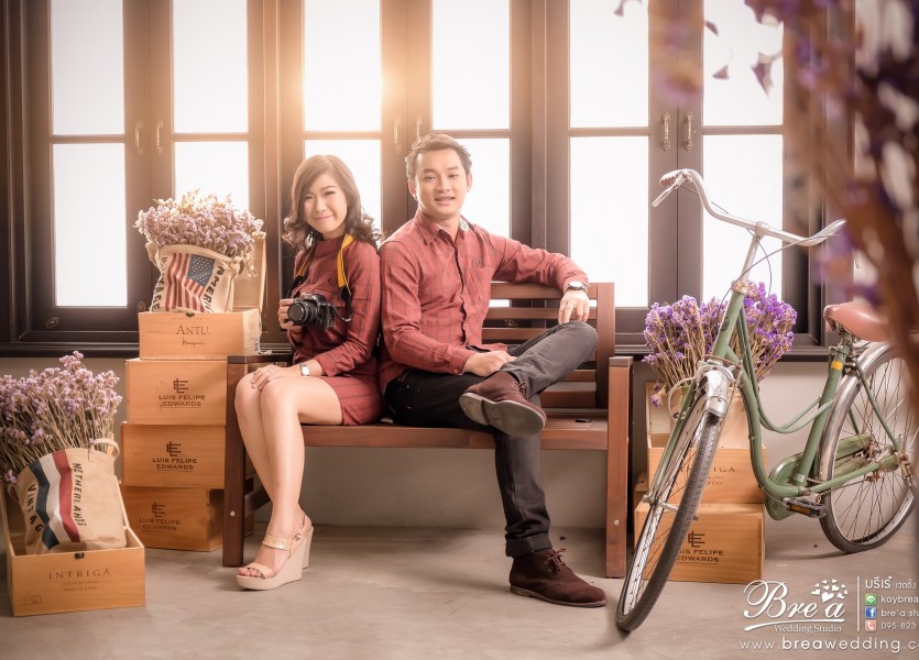 ถ่ายรูปแต่งงาน ในสตูดิโอ ถ่ายรูป อินดอร์ ชุดไทย ชุดแต่งงาน นนทบุรี บางบัวทอง