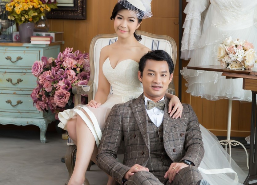 ถ่ายรูปแต่งงาน ในสตูดิโอ ถ่ายรูป อินดอร์ ชุดไทย ชุดแต่งงาน นนทบุรี บางบัวทอง