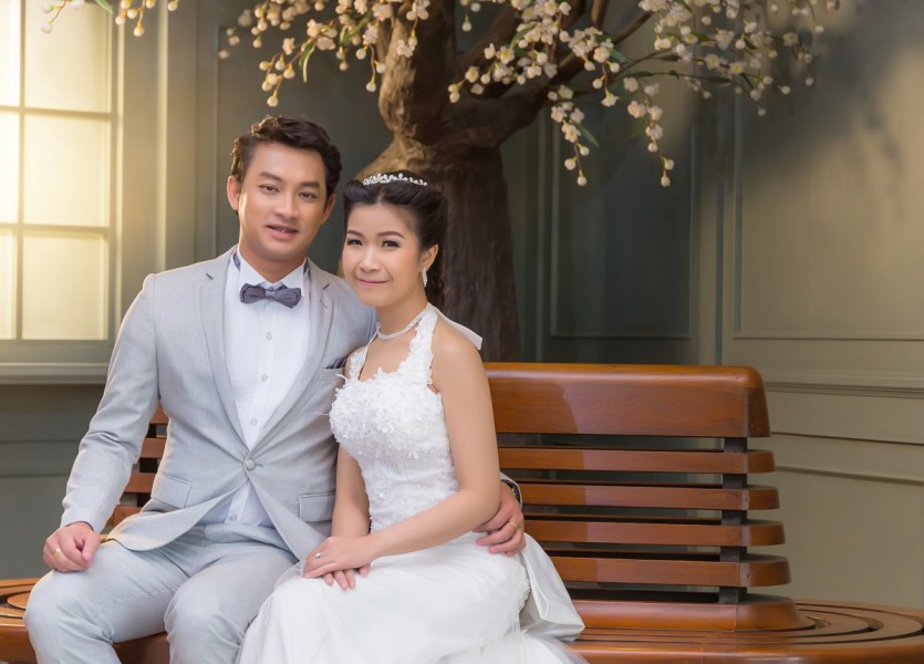 ถ่ายรูปแต่งงาน ในสตูดิโอ ถ่ายรูป อินดอร์ ชุดไทย ชุดแต่งงาน นนทบุรี บางบัวทอง
