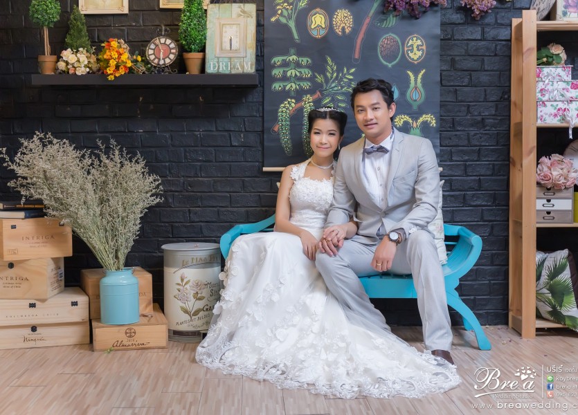 ถ่ายรูปแต่งงาน ในสตูดิโอ ถ่ายรูป อินดอร์ ชุดไทย ชุดแต่งงาน นนทบุรี บางบัวทอง