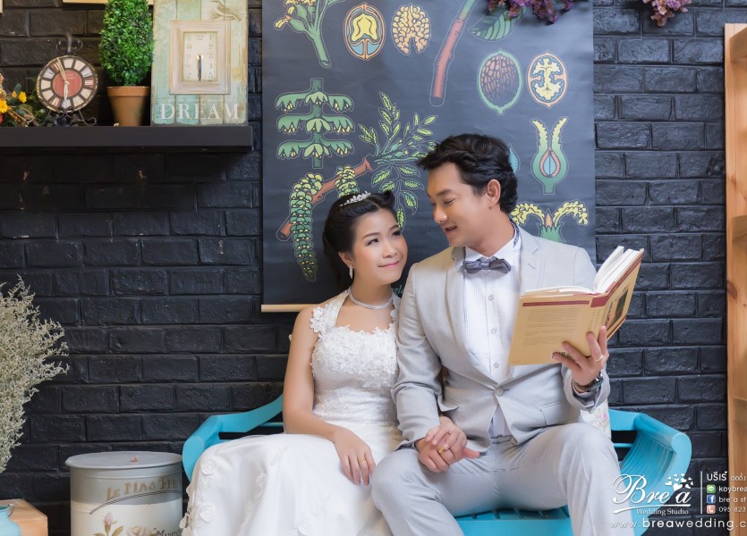 ถ่ายรูปแต่งงาน ในสตูดิโอ ถ่ายรูป อินดอร์ ชุดไทย ชุดแต่งงาน นนทบุรี บางบัวทอง