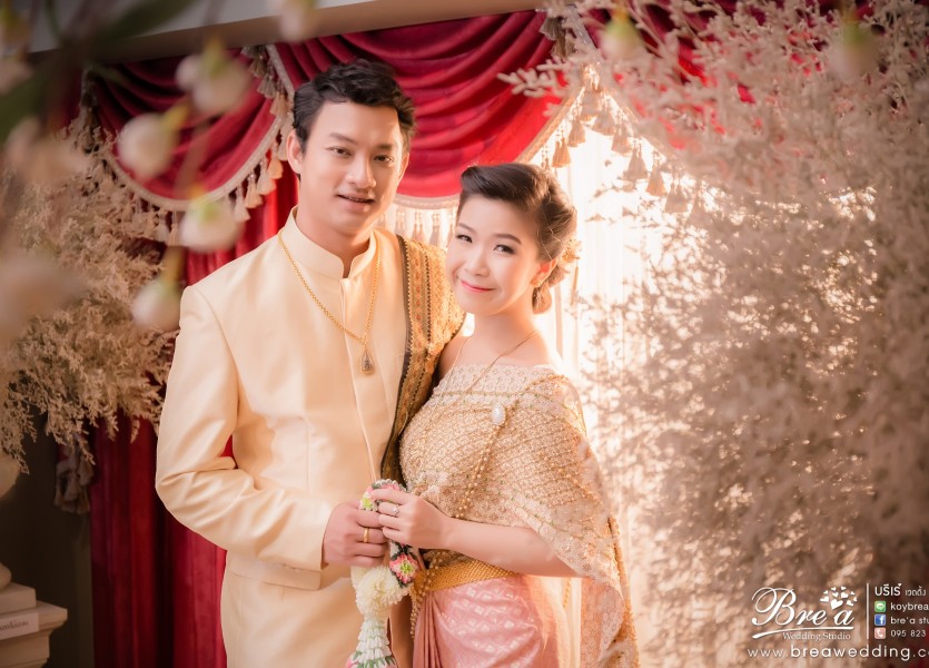 ถ่ายรูปแต่งงาน ในสตูดิโอ ถ่ายรูป อินดอร์ ชุดไทย ชุดแต่งงาน นนทบุรี บางบัวทอง