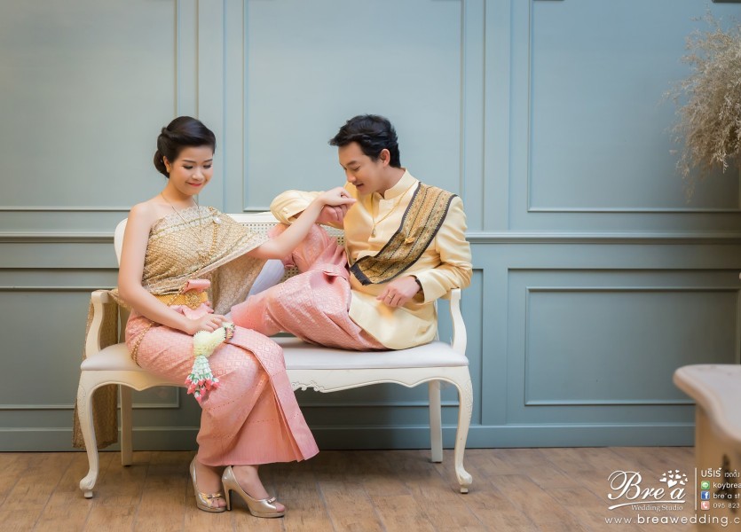 ถ่ายรูปแต่งงาน ในสตูดิโอ ถ่ายรูป อินดอร์ ชุดไทย ชุดแต่งงาน นนทบุรี บางบัวทอง