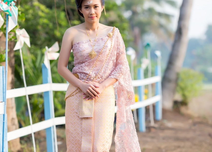 ชุดแต่งงาน ชุดไทยแต่งงาน ถ่ายรูปแต่งงาน ราชบุรี งานแต่งงาน นนทบุรี