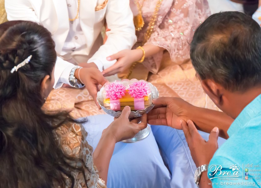 ชุดแต่งงาน ชุดไทยแต่งงาน ถ่ายรูปแต่งงาน ราชบุรี งานแต่งงาน นนทบุรี