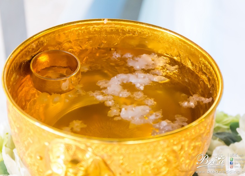 ชุดแต่งงาน ชุดไทยแต่งงาน ถ่ายรูปแต่งงาน ราชบุรี งานแต่งงาน นนทบุรี