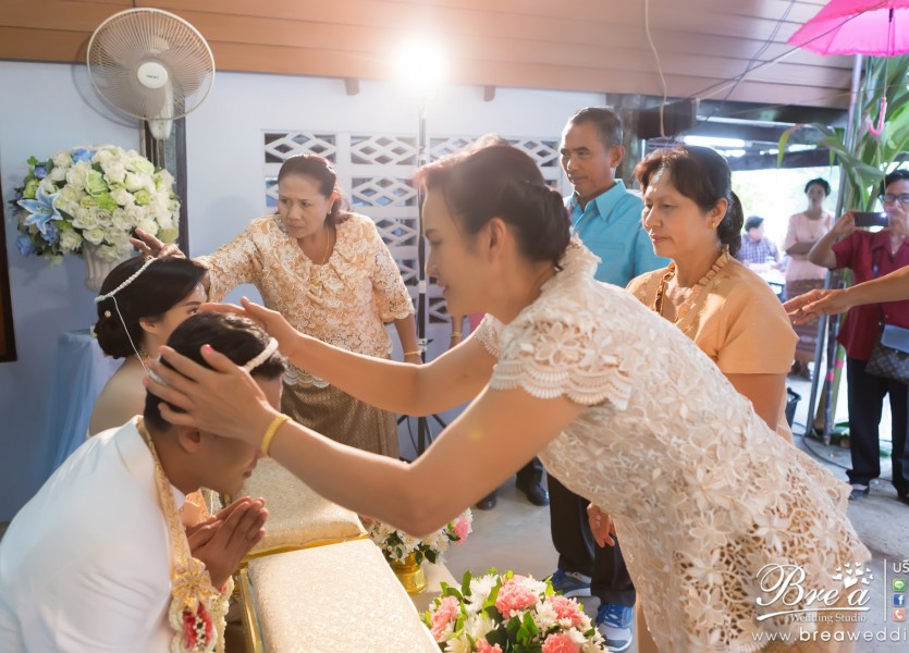 ชุดแต่งงาน ชุดไทยแต่งงาน ถ่ายรูปแต่งงาน ราชบุรี งานแต่งงาน นนทบุรี