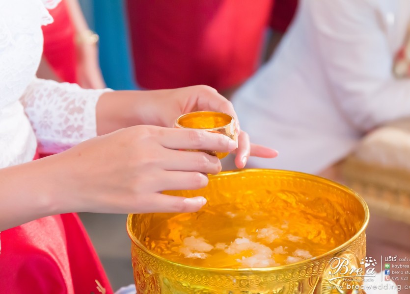 ชุดแต่งงาน ชุดไทยแต่งงาน ถ่ายรูปแต่งงาน ราชบุรี งานแต่งงาน นนทบุรี