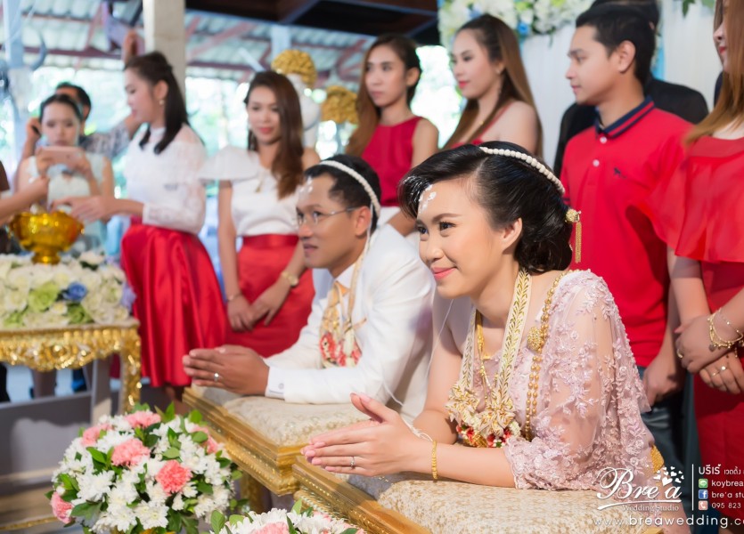 ชุดแต่งงาน ชุดไทยแต่งงาน ถ่ายรูปแต่งงาน ราชบุรี งานแต่งงาน นนทบุรี