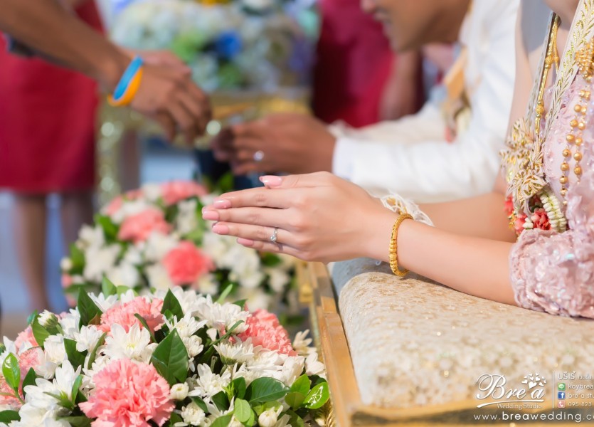 ชุดแต่งงาน ชุดไทยแต่งงาน ถ่ายรูปแต่งงาน ราชบุรี งานแต่งงาน นนทบุรี