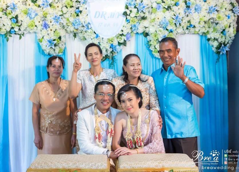 ชุดแต่งงาน ชุดไทยแต่งงาน ถ่ายรูปแต่งงาน ราชบุรี งานแต่งงาน นนทบุรี