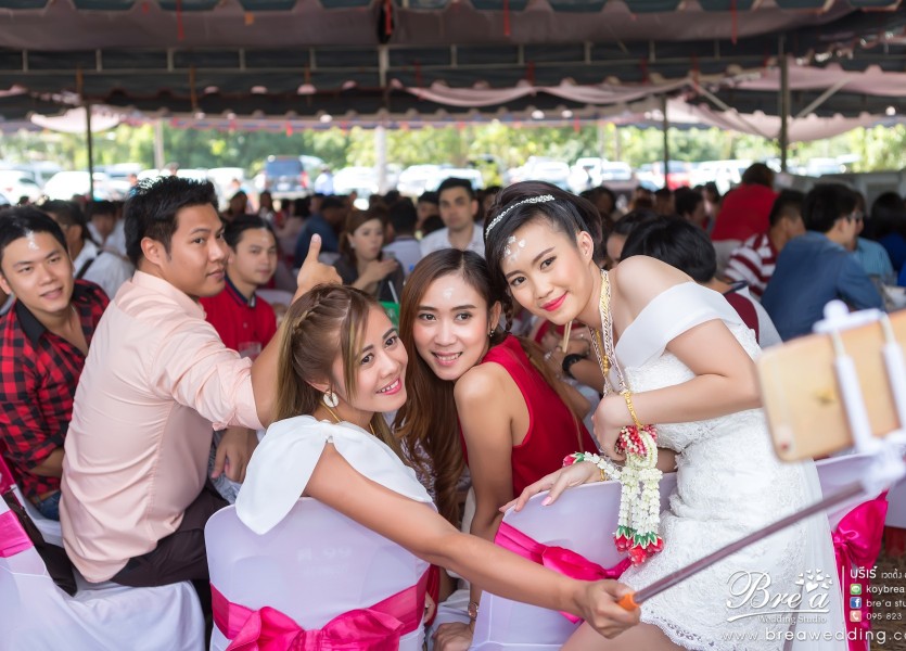 ชุดแต่งงาน ชุดไทยแต่งงาน ถ่ายรูปแต่งงาน ราชบุรี งานแต่งงาน นนทบุรี