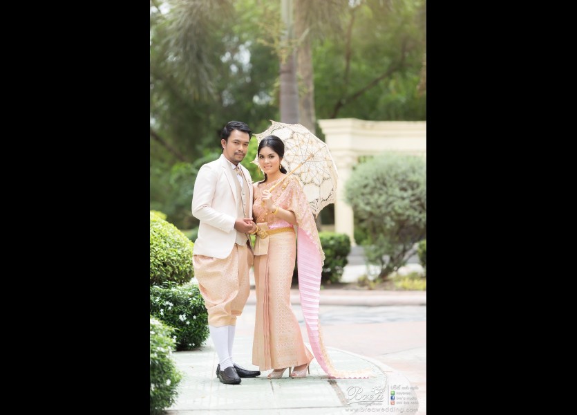 พรีเวดดิ้ง . ชุดแต่งงาน . ชุดไทยแต่งงาน . ร้านเวดดิ้ง . ถ่ายรูปแต่งงาน .Prewedding .ฌ็องเซลิเซ่