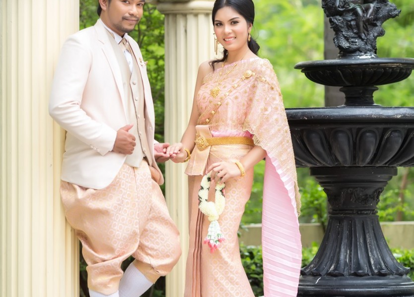 พรีเวดดิ้ง . ชุดแต่งงาน . ชุดไทยแต่งงาน . ร้านเวดดิ้ง . ถ่ายรูปแต่งงาน .Prewedding .ฌ็องเซลิเซ่