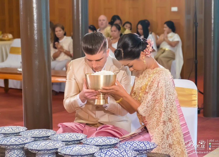 เรือนเจ้าสาวปากเกร็ด แต่งงาน ชุดแต่งงาน ร้านเวดดิ้ง นนทบุรี