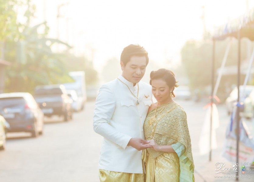 จัดงานแต่งงานที่บ้าน 026 ชุดแต่งงาน