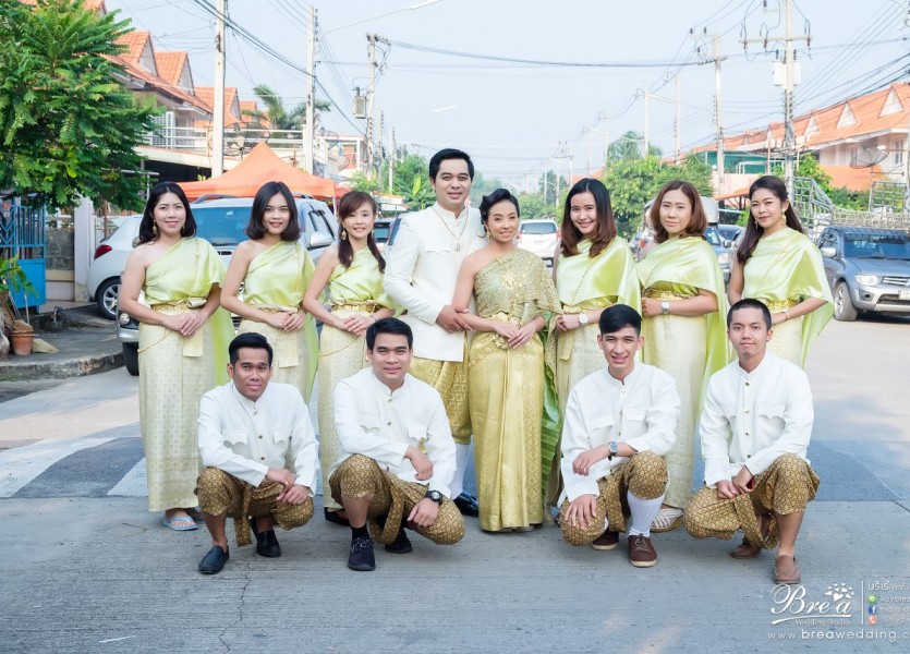 จัดงานแต่งงานที่บ้าน 039 ชุดแต่งงาน