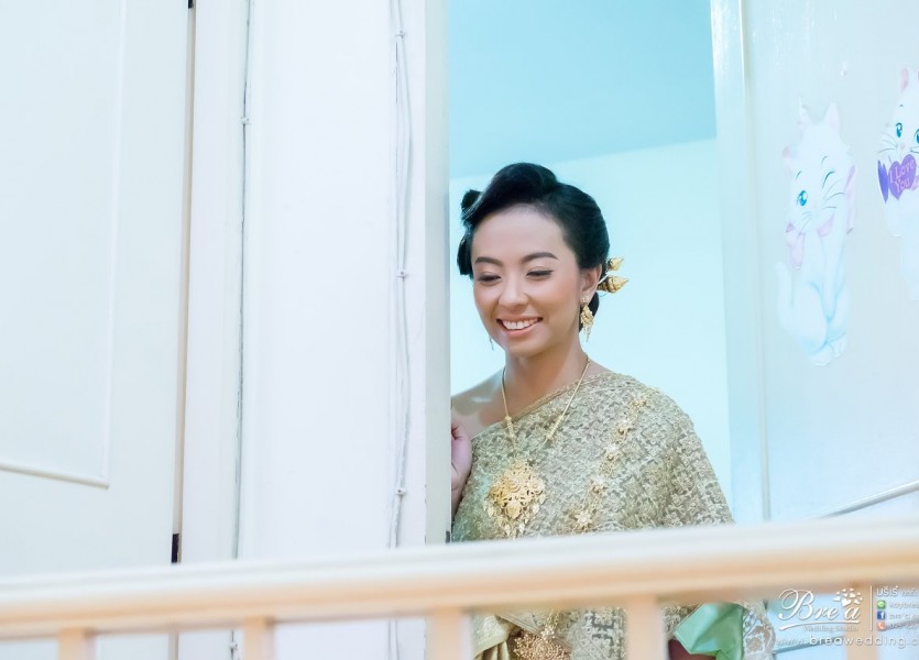 จัดงานแต่งงานที่บ้าน 075 ชุดแต่งงาน