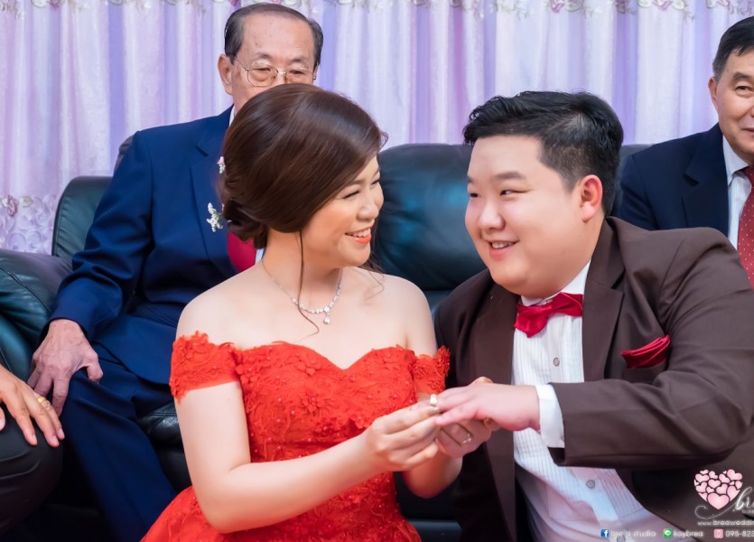 ชุดยกน้ำชา งานหมั้น ชุดแดง034 แต่งงานแบบจีน