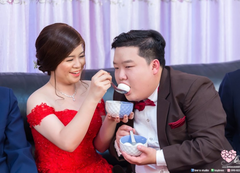 ชุดยกน้ำชา งานหมั้น ชุดแดง039 แต่งงานแบบจีน