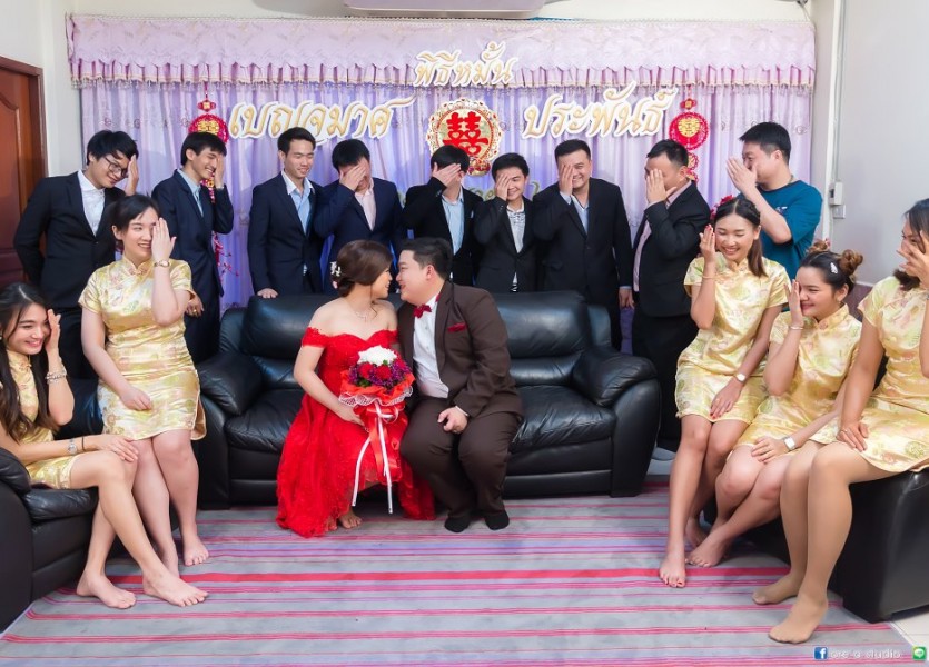 ชุดยกน้ำชา งานหมั้น ชุดแดง068 แต่งงานแบบจีน