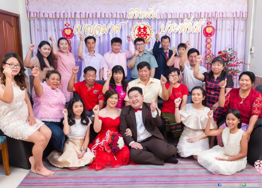 ชุดยกน้ำชา งานหมั้น ชุดแดง070 แต่งงานแบบจีน