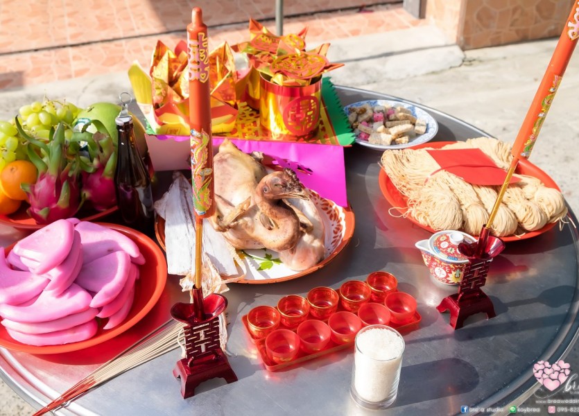 ชุดยกน้ำชา งานหมั้น ชุดแดง101 แต่งงานแบบจีน