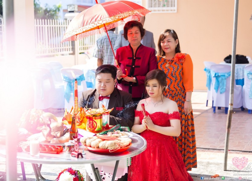 ชุดยกน้ำชา งานหมั้น ชุดแดง110 แต่งงานแบบจีน